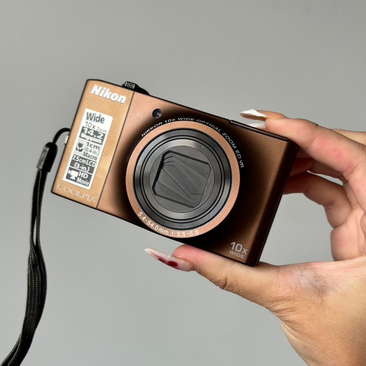 P0_5c88e580-a1cc-498a-90cd-6bddfb835149.jpg Nikon Coolpix Digital Camera S8000 14MP Digital Camera in brown - Image 1